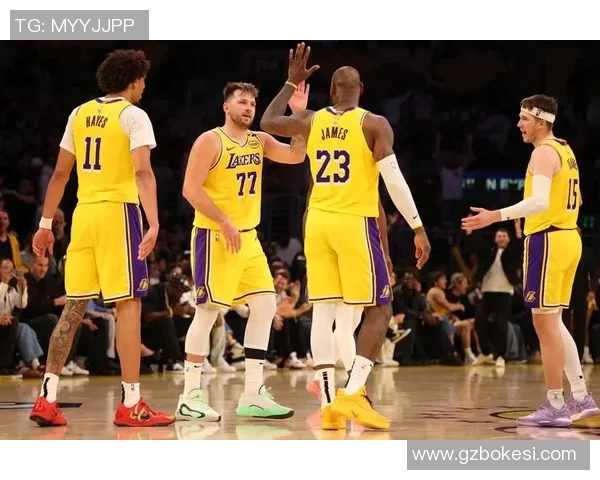 湖人胜灰熊！东契奇42分，里弗斯+3配角齐贡献，艾顿不适海斯奇兵